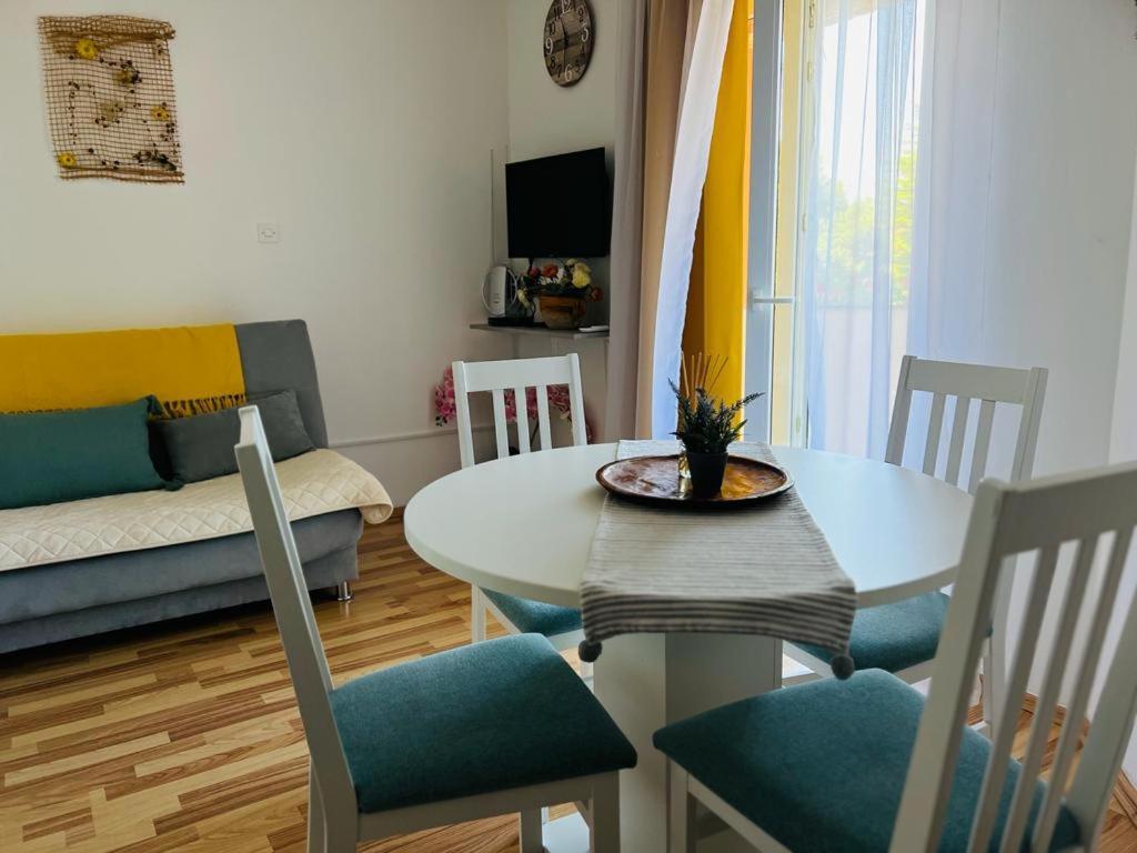 Polje  Apartments Adela חדר תמונה